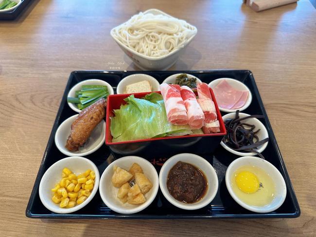 加盟十秒到云南過(guò)橋米線(xiàn)創(chuàng)業(yè)發(fā)展前景好不好？