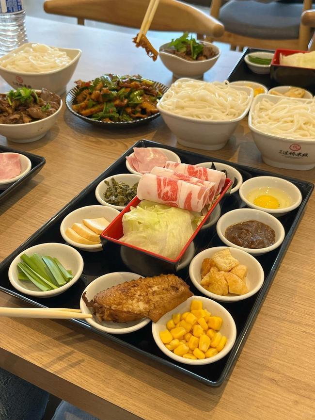 哪家米線味道好_十秒到云南過橋用美味讓您看到財富商機