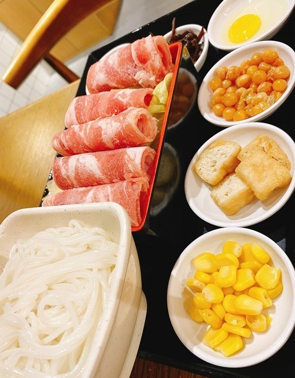 開餐飲店該如何選址呢_十秒到云南過橋米線為大家介紹